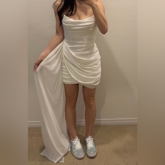 Elliatt Dresses & Skirts - Elliatt White Draped Mini Dress